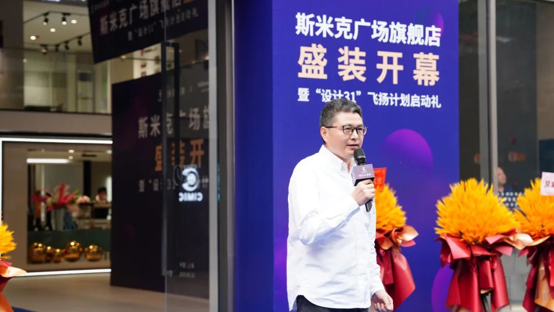 刘敦银.jpg 刘敦银.jpg